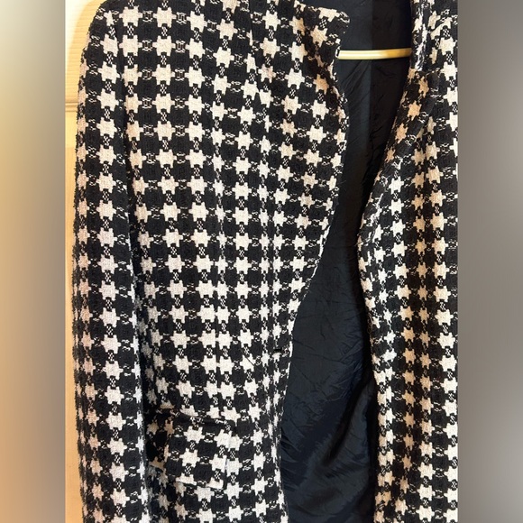 Austin Reed Black and White Houndstooth Blazer - Picture 3 of 7